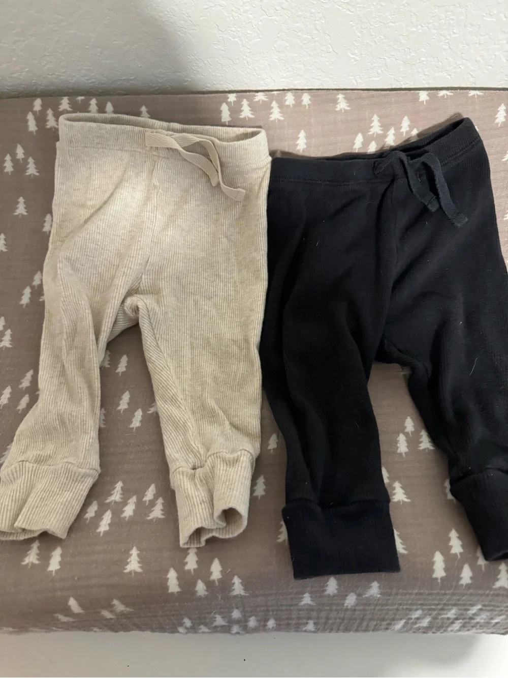 GAP Ribbed Baby Joggers in Cream and Black